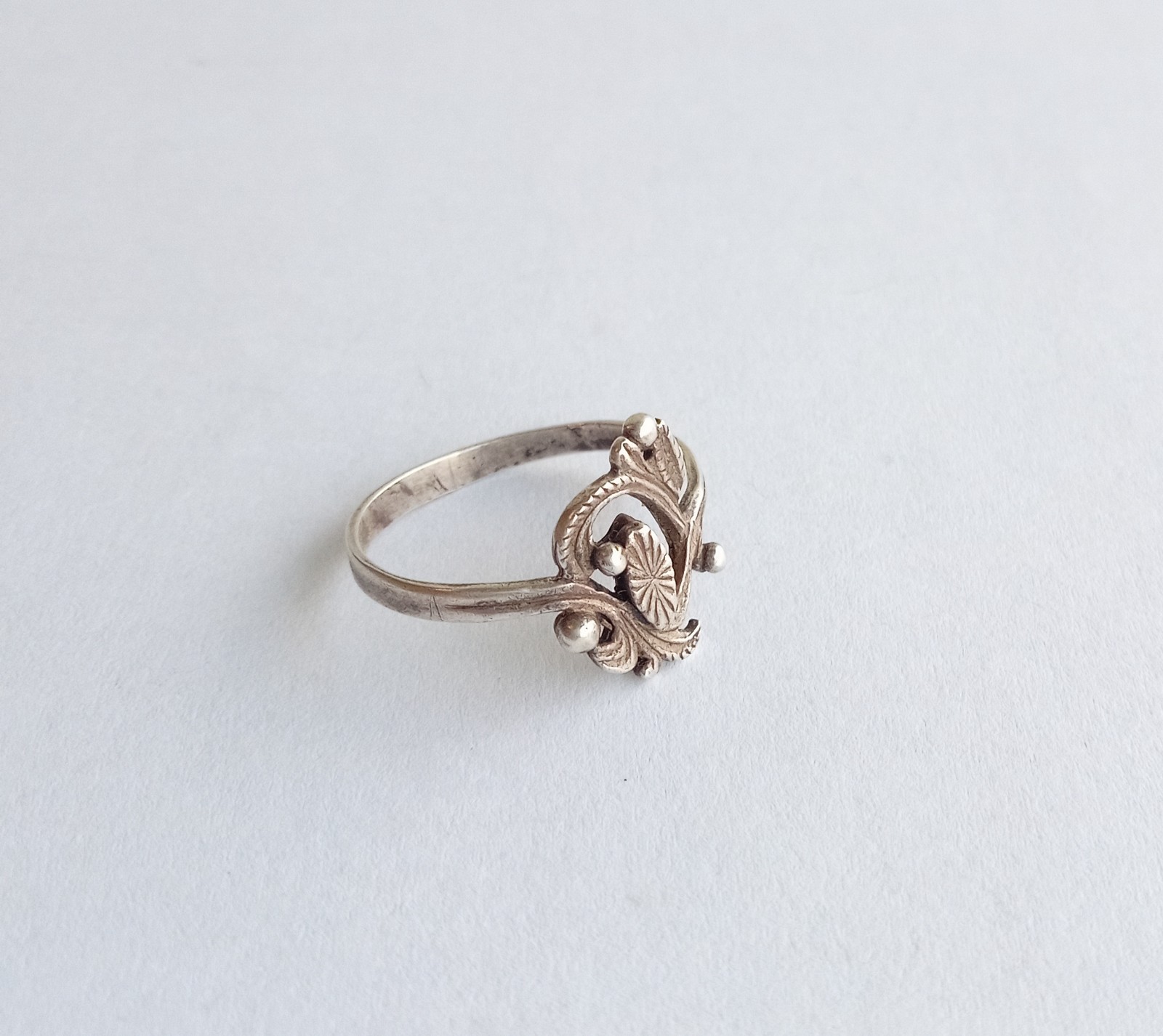 Vintage Beautiful Ring Sterling Silver 925 test Ukraine Women’s Jewelry size 8.5