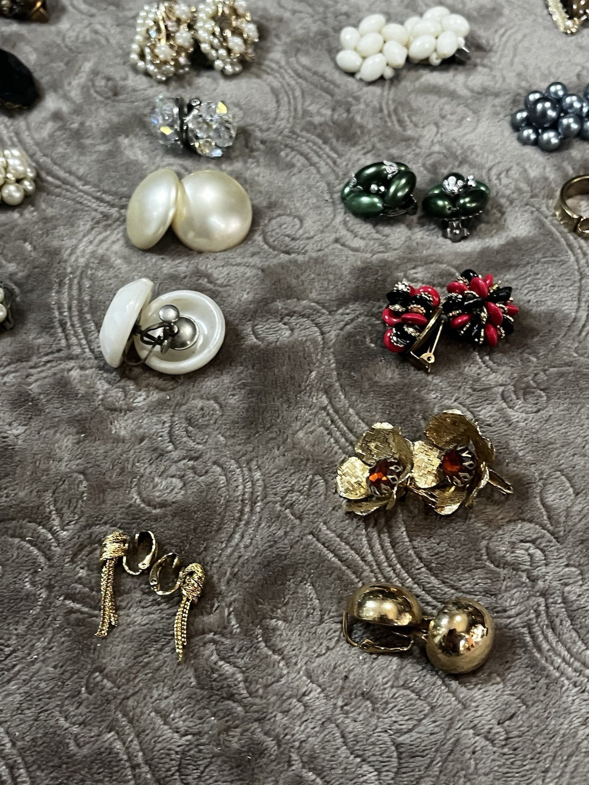 109 Set/piece Mixed Lot Of Costume Earrings, Rings,Watches , Etc