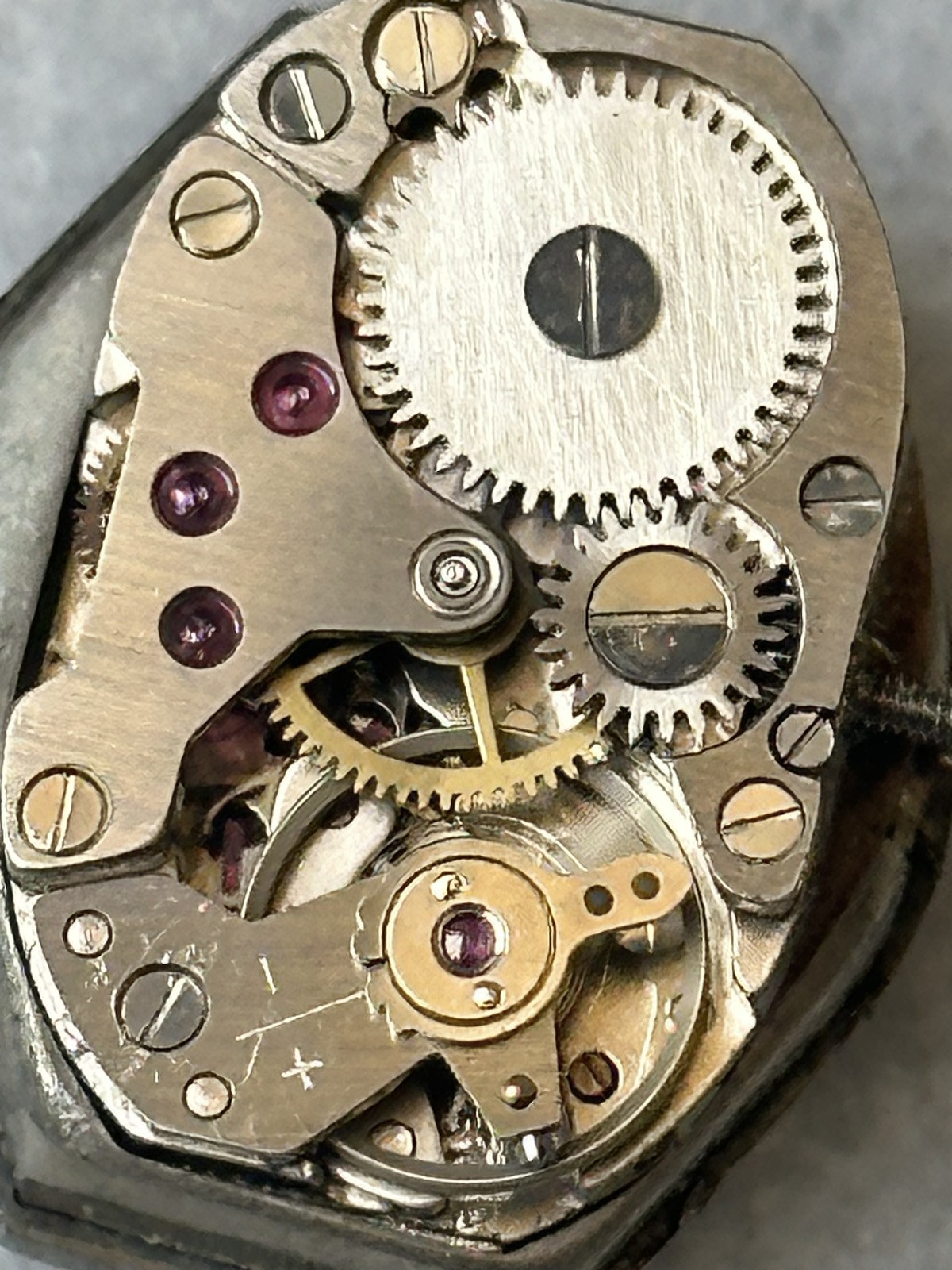 Normal Mécanique à remontage manuel milieu du 20e siècle Plaqué or Montre femme