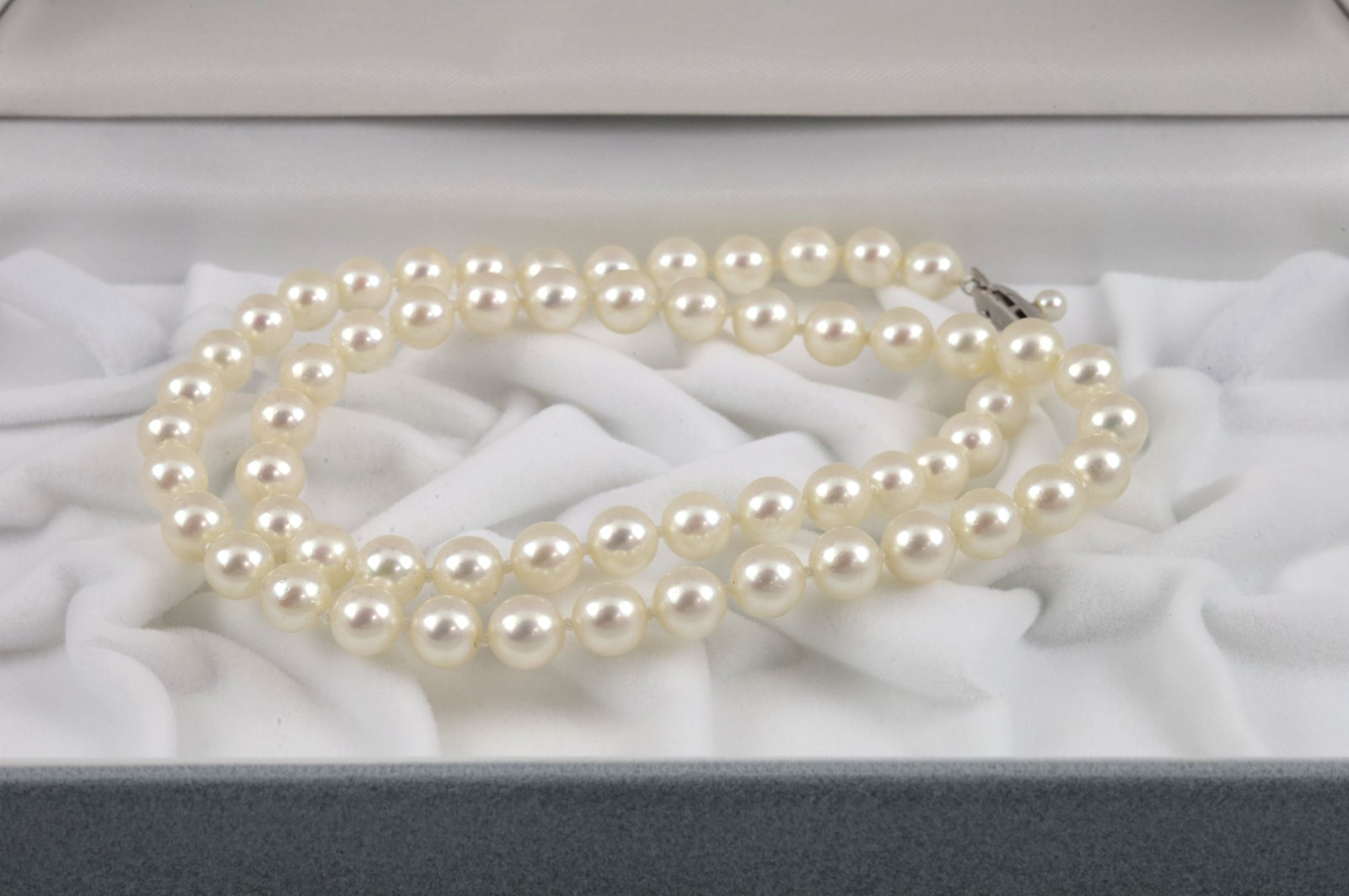 TASAKI Akoya Pearl Necklace 6.5-7.0mm 18″ 14K White Gold Clasp w/ Case