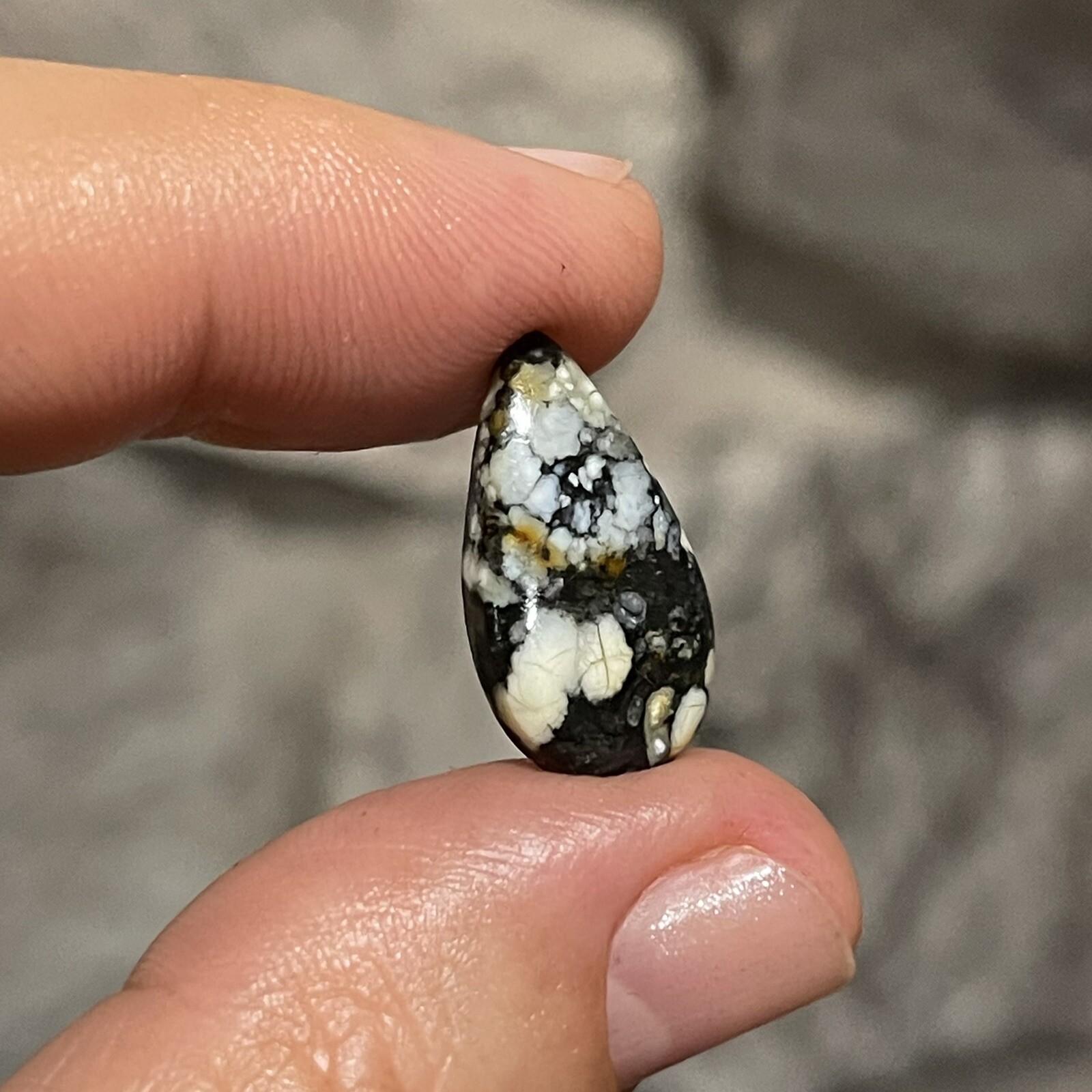 5.6ct 20×10.7x4mm White Moon Hubei Turquoise Teardrop Cabochon Loose Gem
