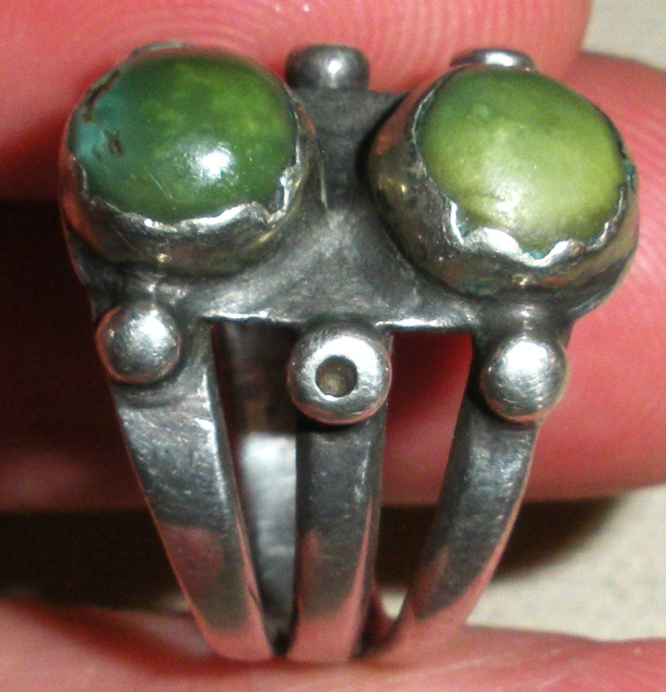 ANTIQUE EARLY NAVAJO TURQUOISE & SILVER RING SIZE 7 1/4 GREAT WEAR! vafo