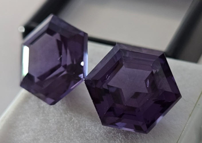 Alexandrite Hexagon Cut 21-22 Ct Colour Changing Natural Pair Gemstone FR-168