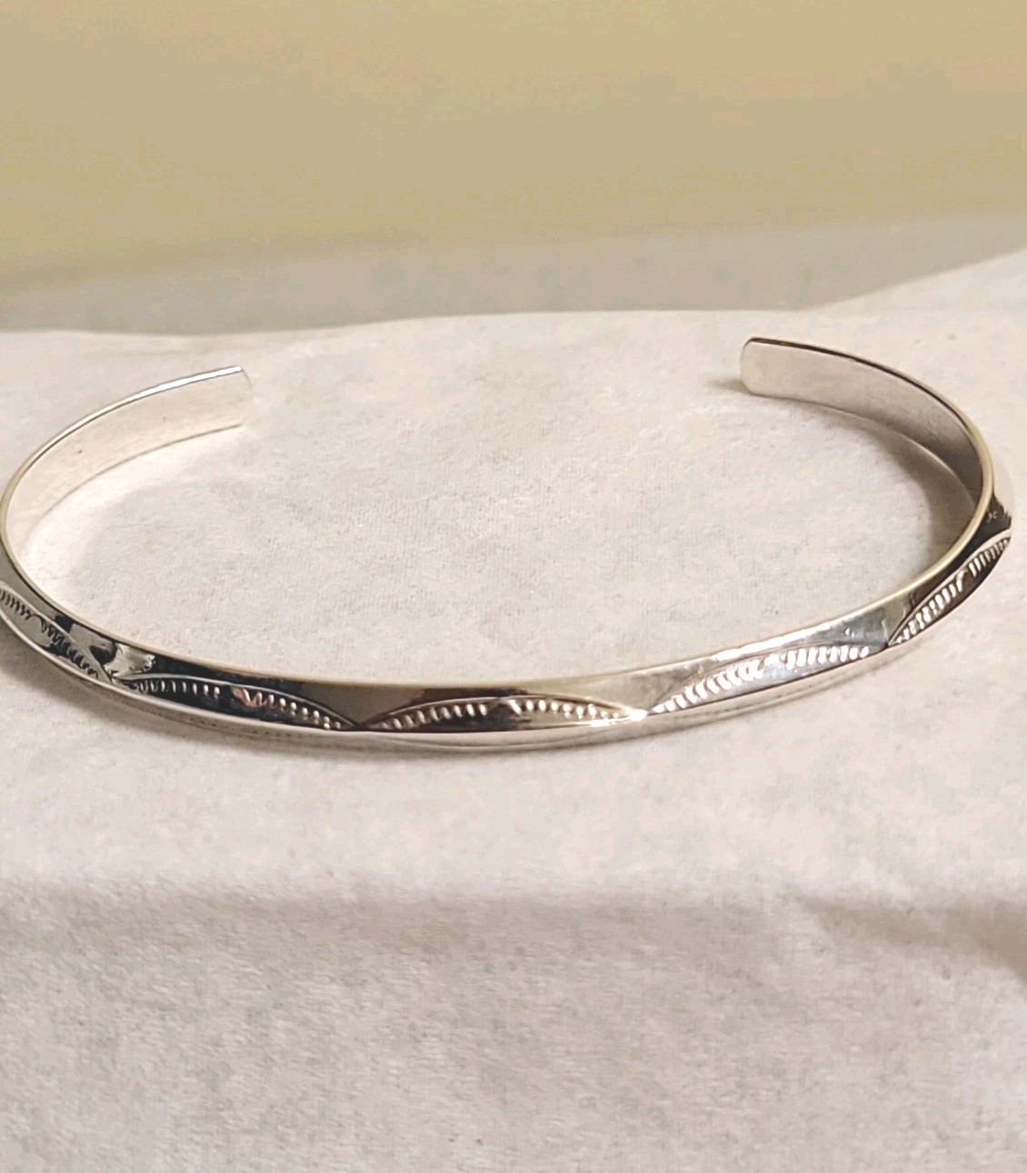 Vintage NAVAJO Sterling Silver Hand Stamped Carinated Cuff Bracelet 9 Grams