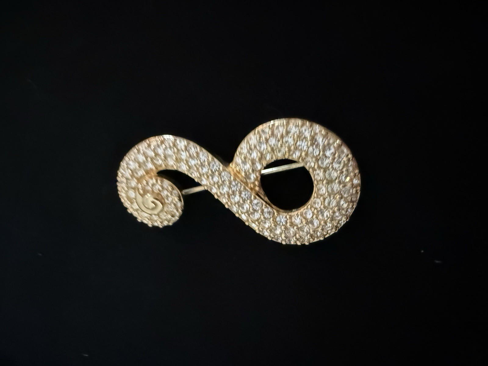 Swarovski Clear Crystal Rhinestone Pavé Swirl Brooch Pin Metal 2 in Art