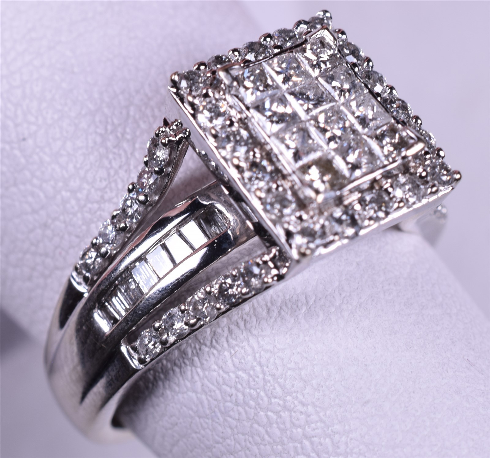10K Diamond Illusion Ring Size 6.5 Approximately 1CT T.W. Princess Round Halo