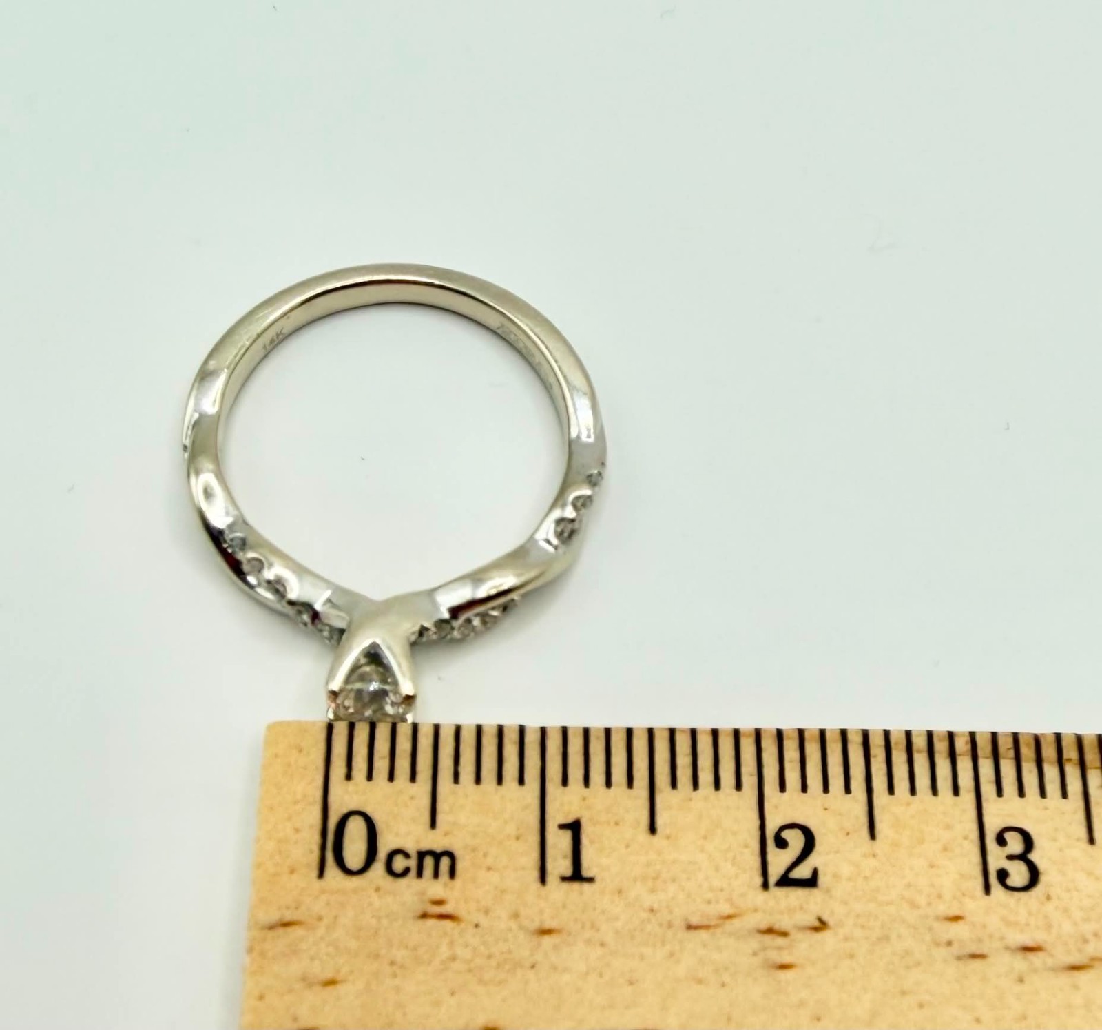 Dainty 14k White Gold Twist Band Ring Approx .25ct Main NATURAL Diamond Sz 8.25