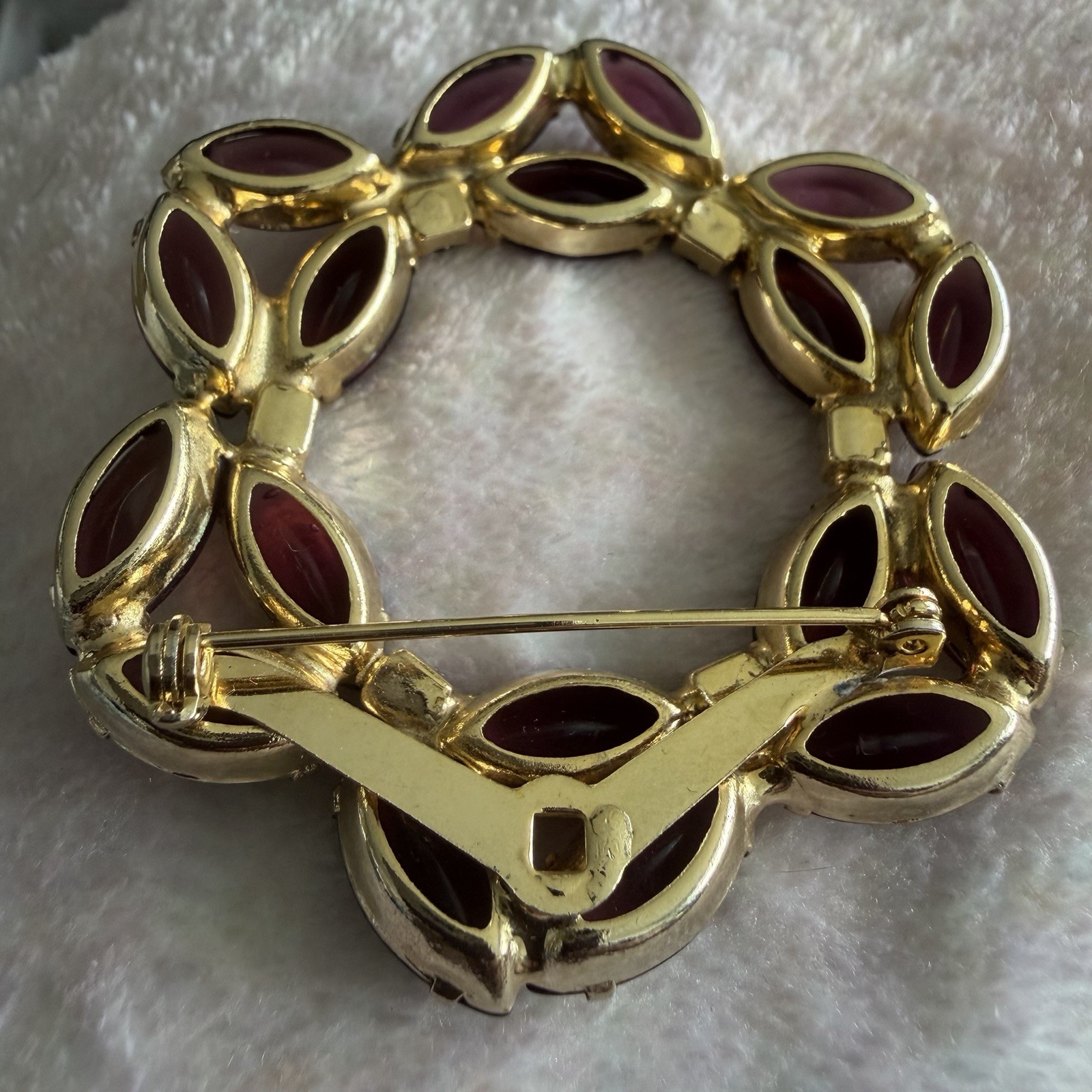 Vintage 1960s Plum Purple Marquise Rhinestone Wreath Brooch Gold Tone Pin