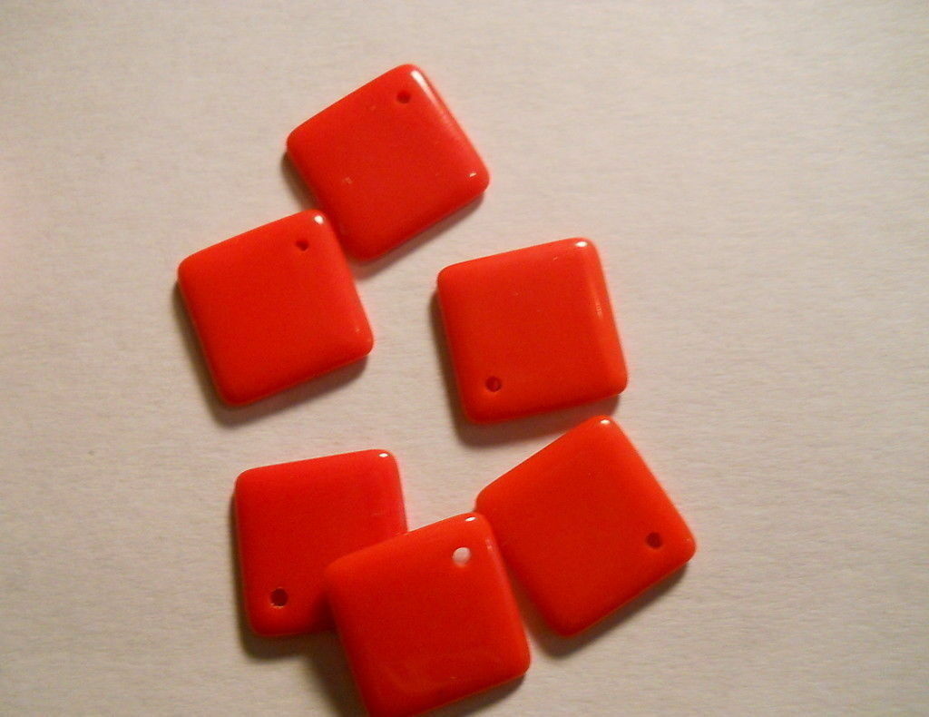 JC415 14mm opaque red flat square w/hole glass jewels (24)