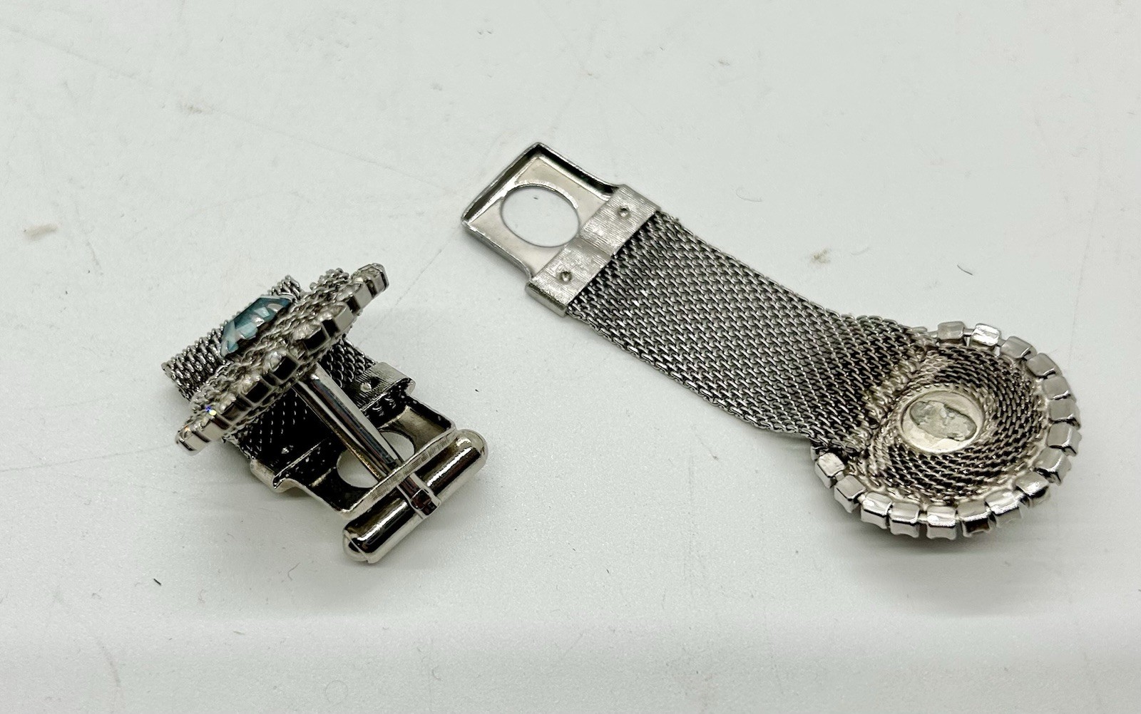 Vintage Silver Toned Blue Aquamarine Stone Wrap Around Cufflinks (missing 1 Bar)