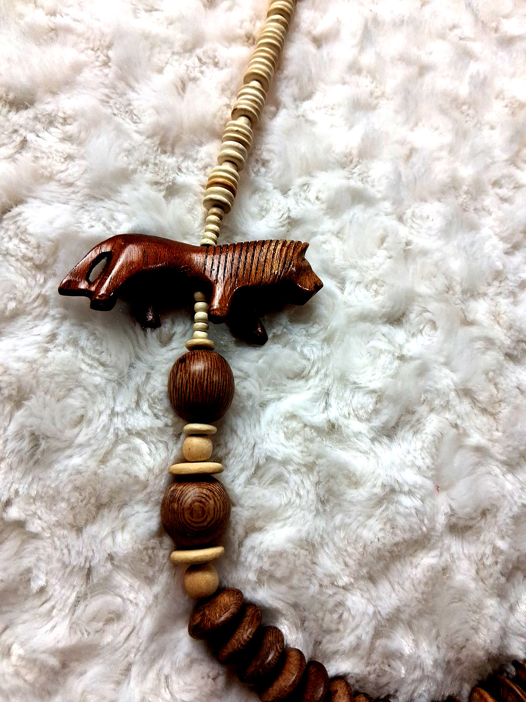 Vtg Earth Tone Wood Beaded 25″ Necklace w/ Hand Carved Lions Boho Beach Vacation
