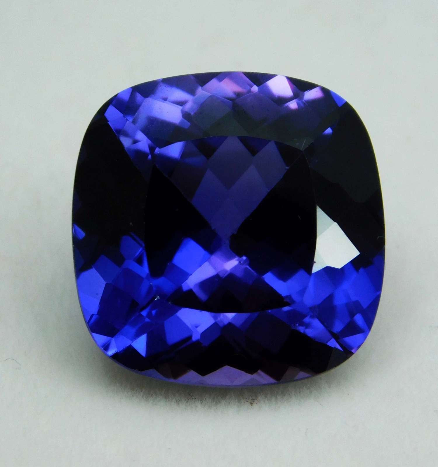 Natural Purple Blue Tanzanite 12.55 Ct AAA Cushion Cut Certified Faceted Gems