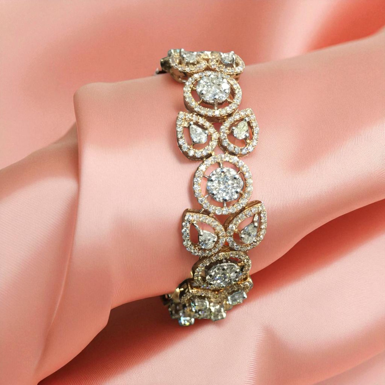Beautiful 7.83 Cts Round Pear Shape Natural Diamond Statement Bracelet 14K Gold