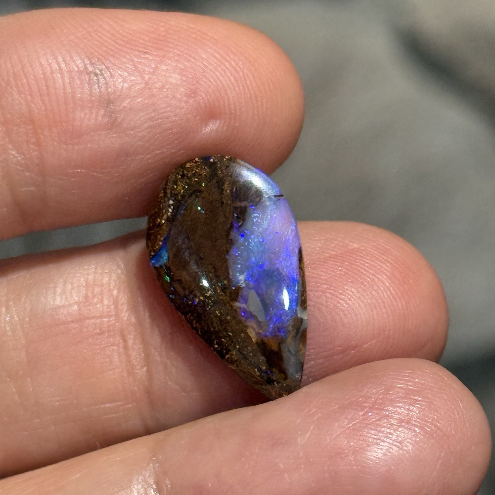 7.8ct 20.5×11.8×4.3mm Purple Crystal Pipe Australian Boulder Opal Cabochon Gem