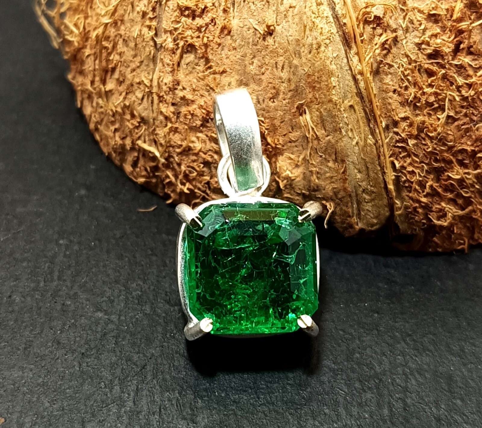 Certified 25.0 Ct Natural Emerald 925 Solid Silver Asscher Cut Pendant Gemstone