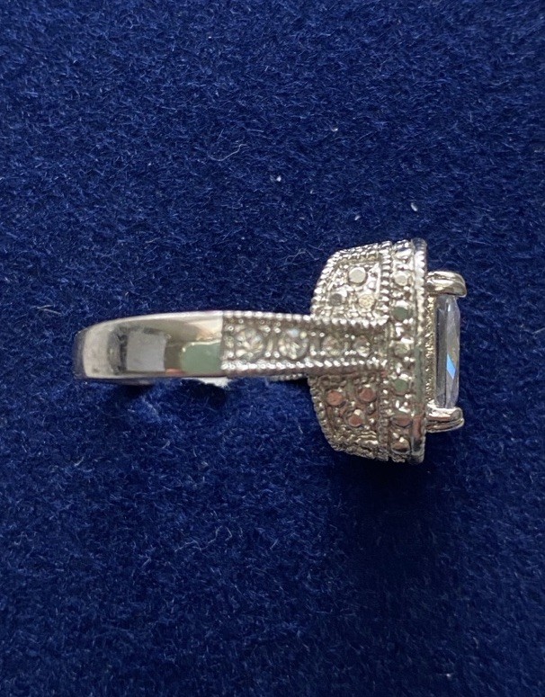Sparkling Cocktail Dinner Ring Size 7 Silver Tone White Rhinestones