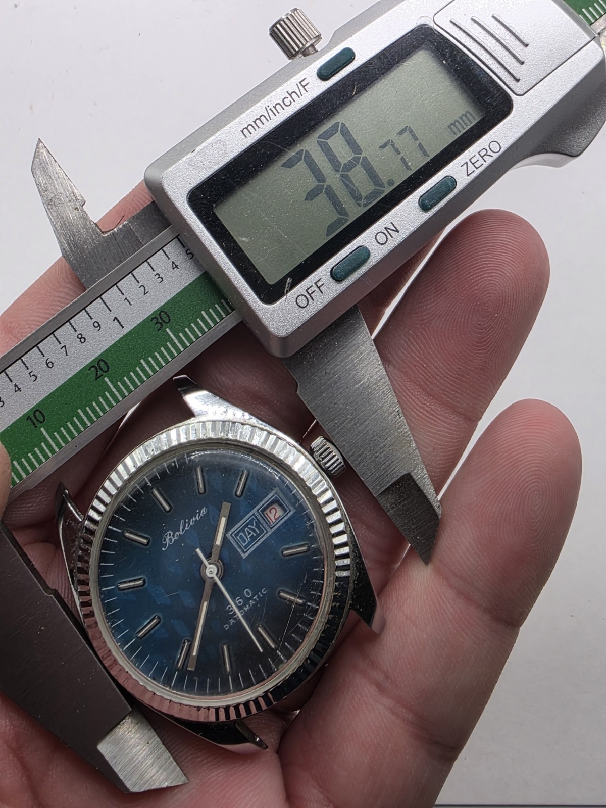 Bolivia 360 Men’s Mechanical Watch Day Date Blue Dial Runs Briefly Lot