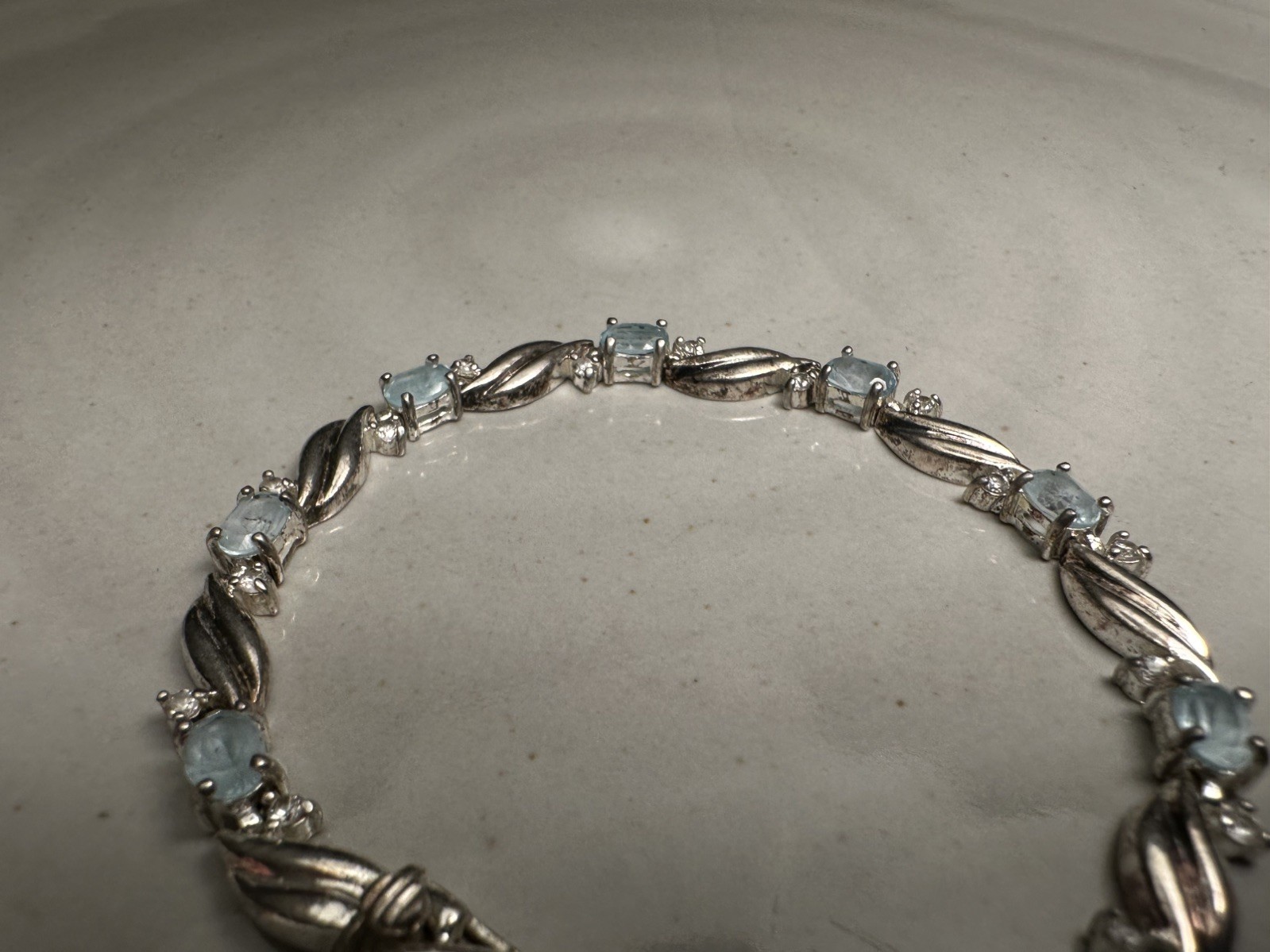 Silver Topaz Tennis Bracelet 8” great condition estate sale find