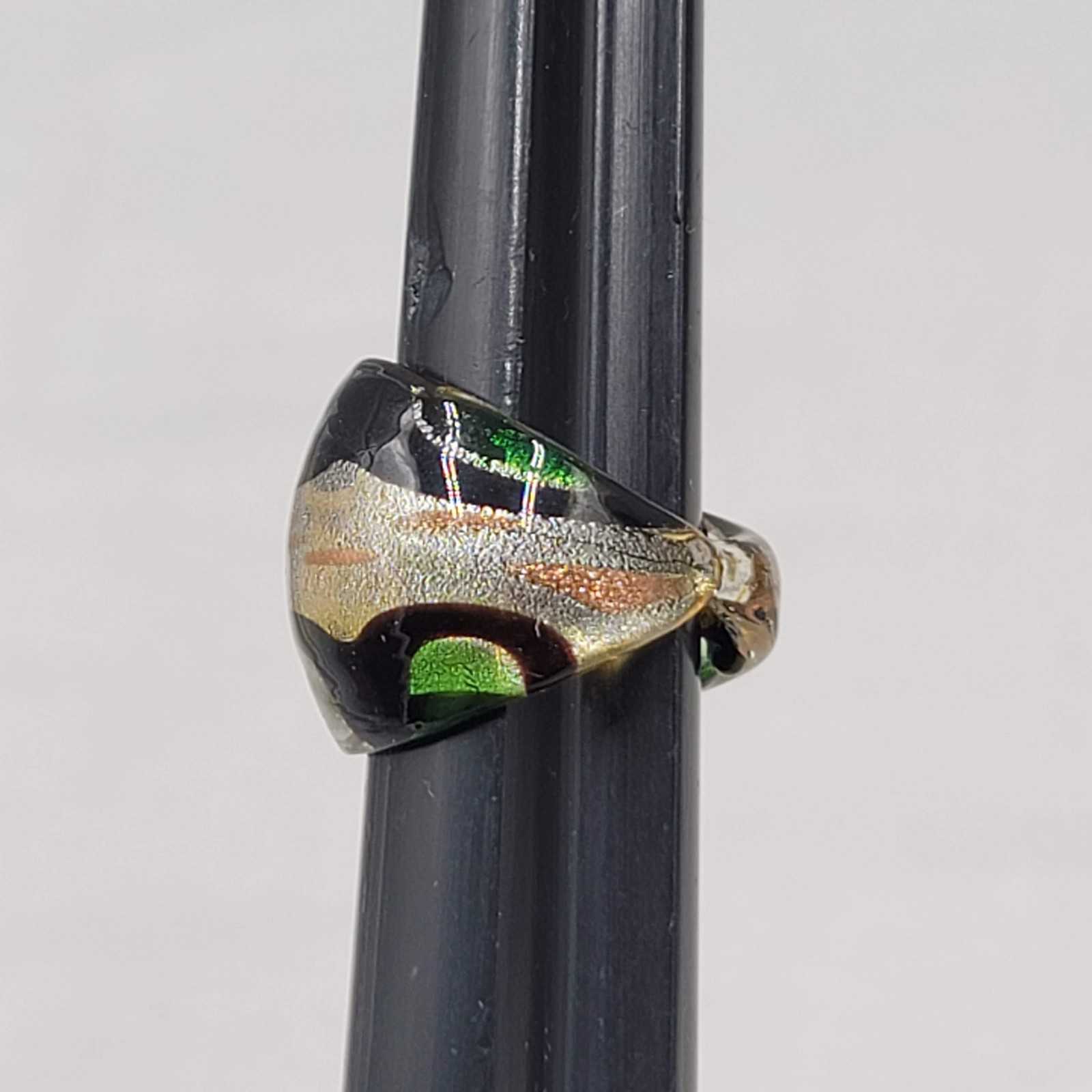 Multicolor Glass Wrap Cocktail Ring Womens Size 8 Gold Green Black Gold Bold