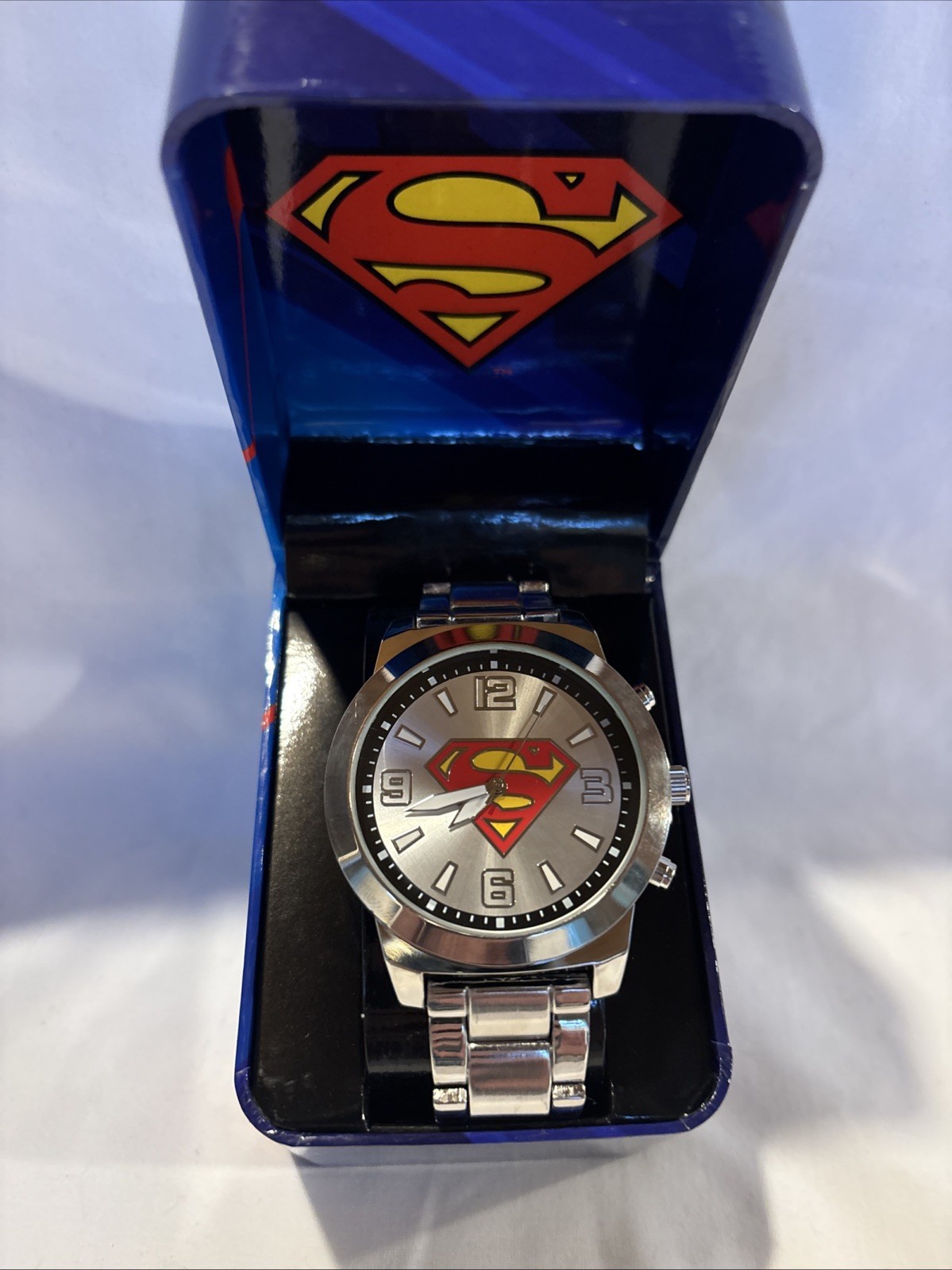 Superman Classic Logo Silver Analog Watch with Metal Band Silver New In Box