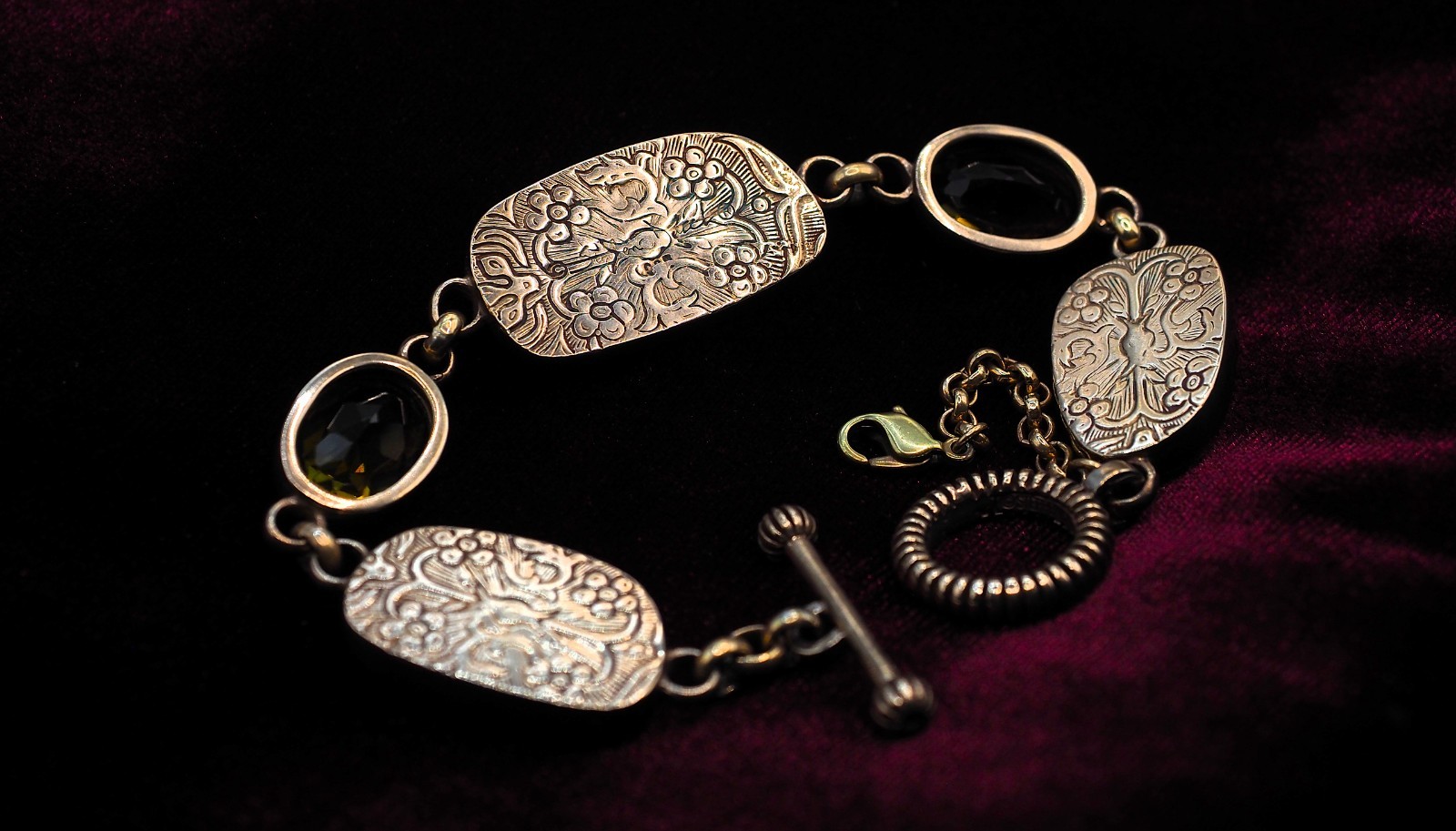Stephen Dweck – Bronze – Black Amber & Olive Quartz bracelet – Length 7.50″
