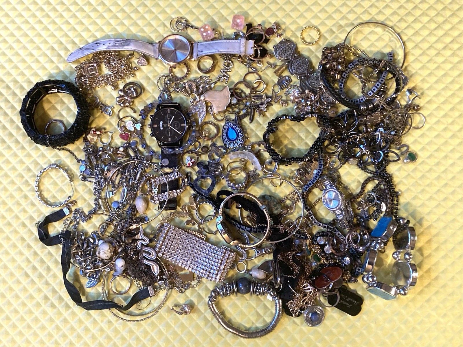 Large 10.2 lb Mixed Lot of Costume Jewelry – Vintage to Modern – Mostly Wearable