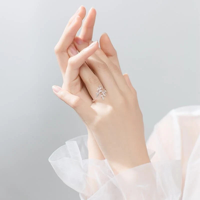Leaf Branch Design 0.12CT Round Lab-Grown Diamond Women’s 950 Platinum Wrap Ring