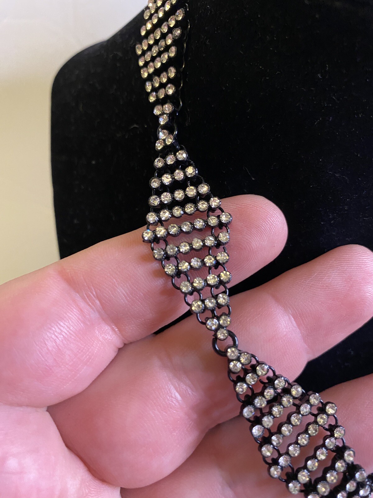 ZARA necklace diamond shape pattern rhinestone 15.5”