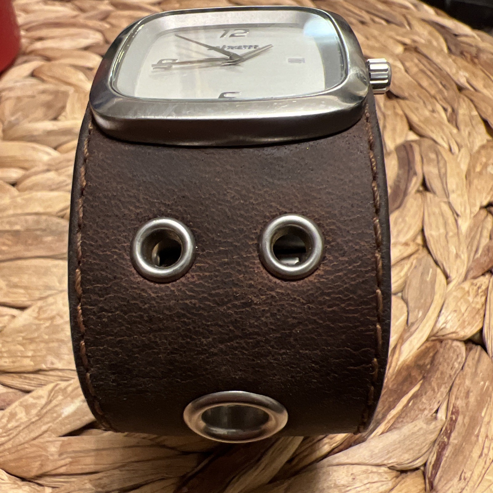 Nixon The GTO “MUSCLE” Brown Leather Cuff Band Men’s Analog Surf Watch Great