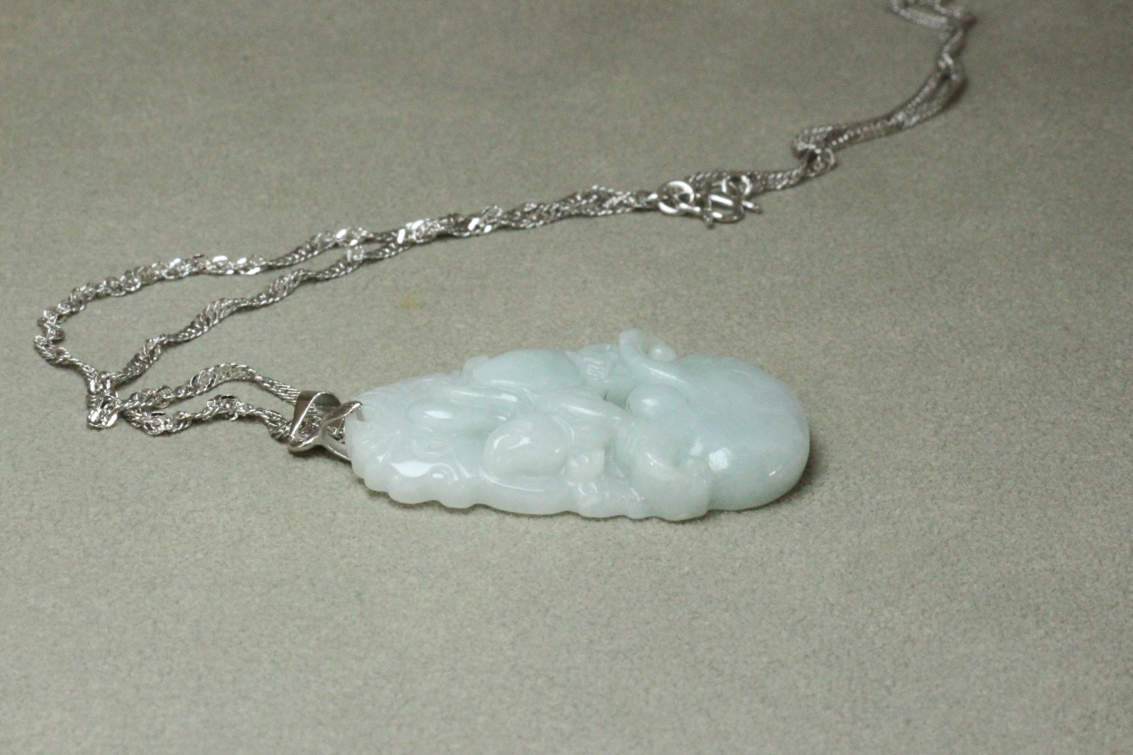 Natural White green A Jadeite jade Hand-Carved Rabbit (Chinese Zodiac) Pendant