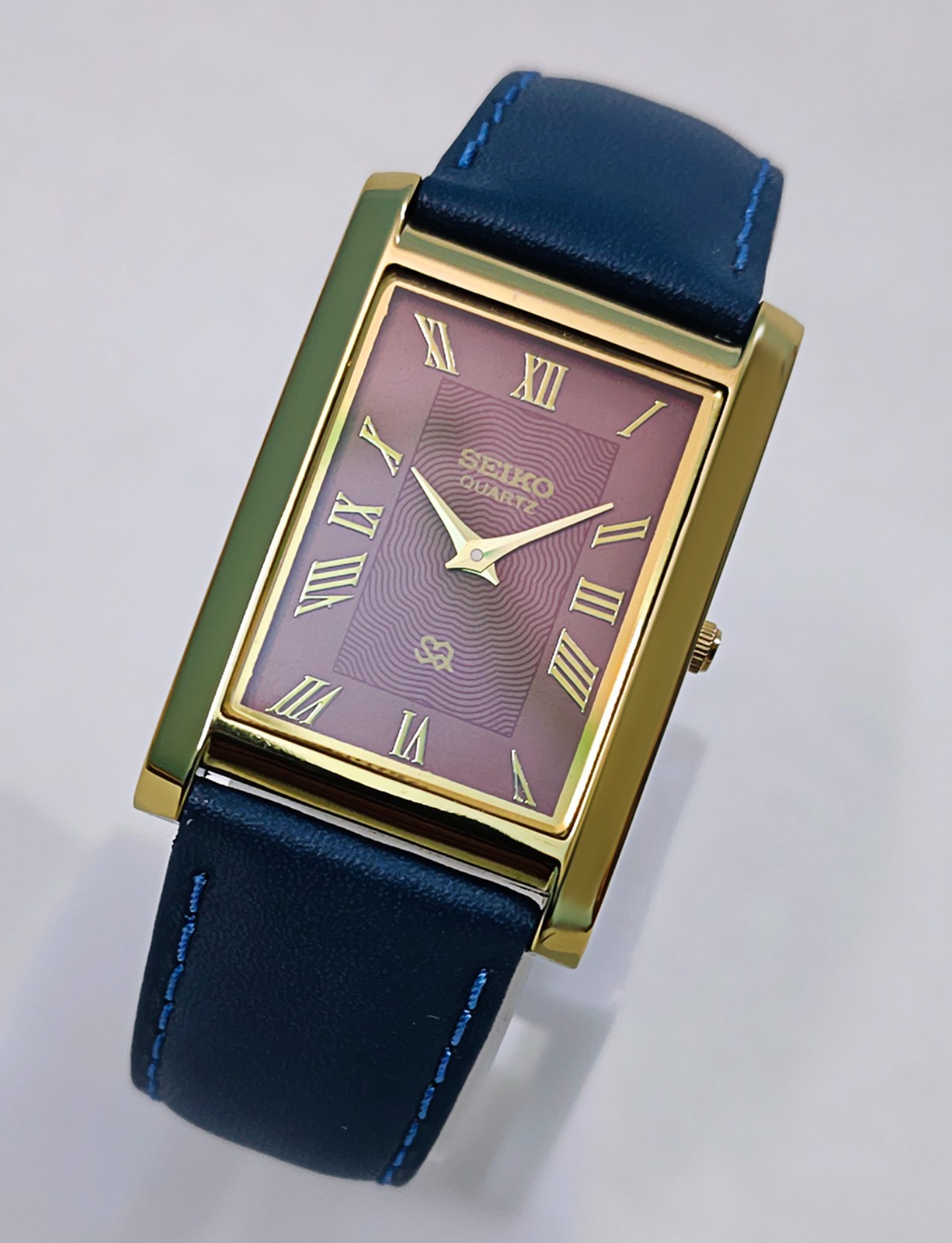 Vintage Style Seiko Tank Red Dial Slim Unisex 27mm Wristwatch