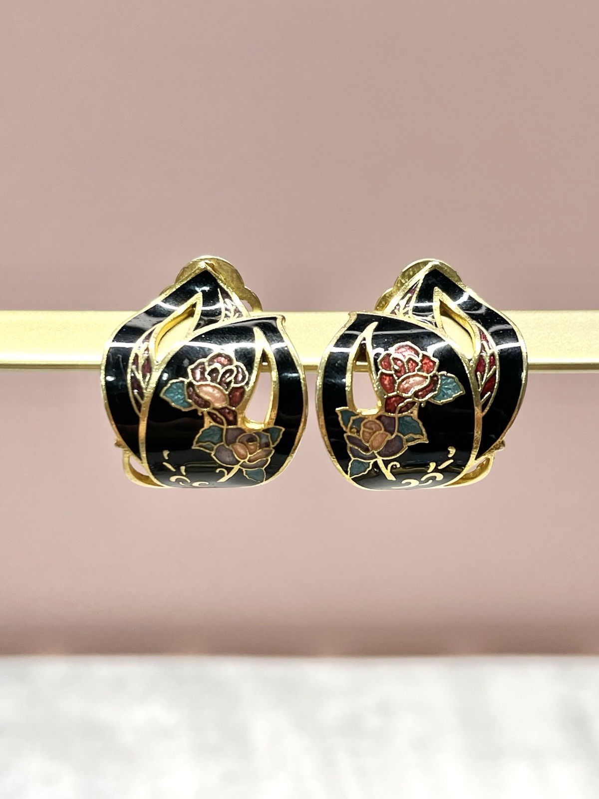 Vintage cloisonné enamel clip-ons black floral rose gold tone half hoop earrings