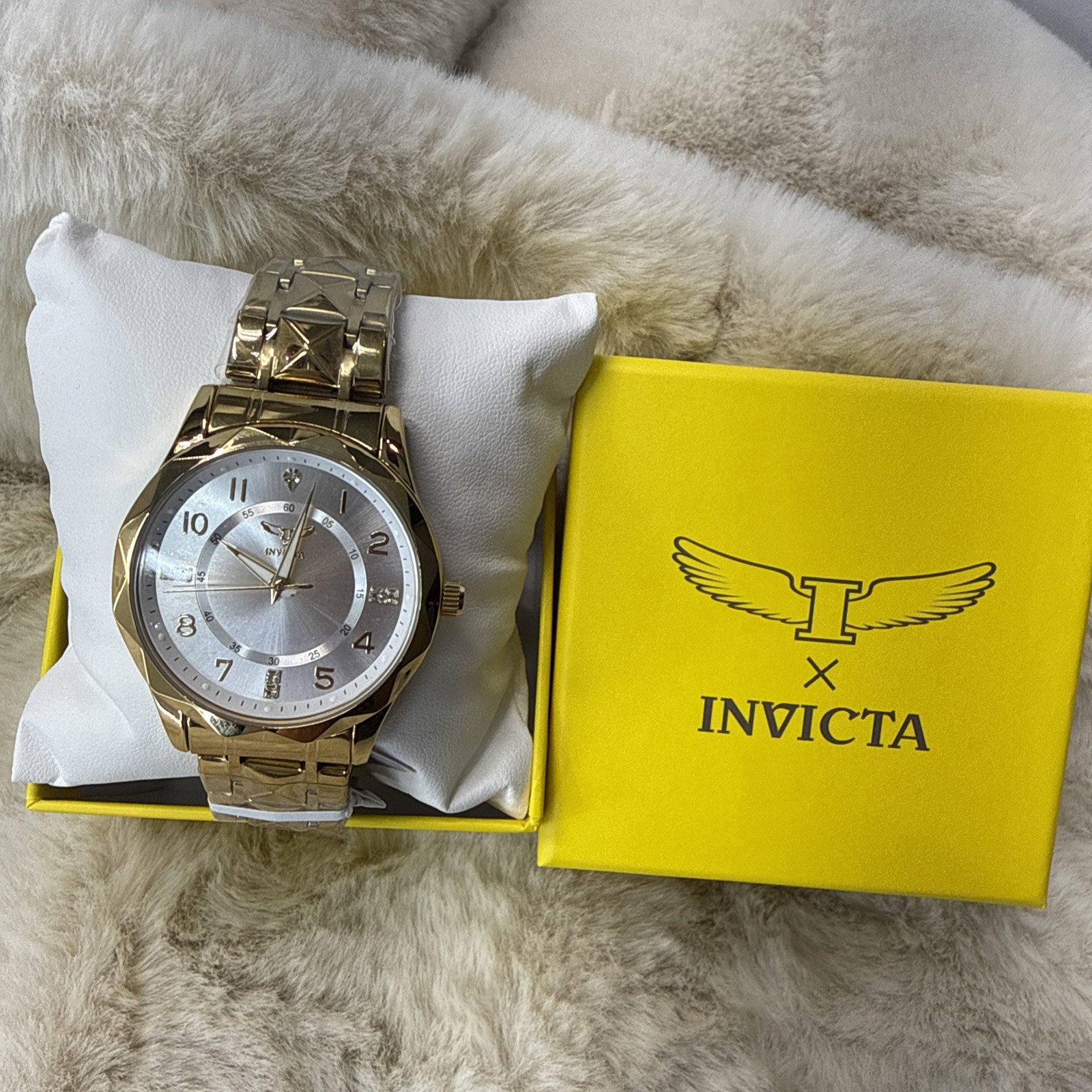 Invicta Specialty 69018 Men’s Quartz Watch – 41 mm