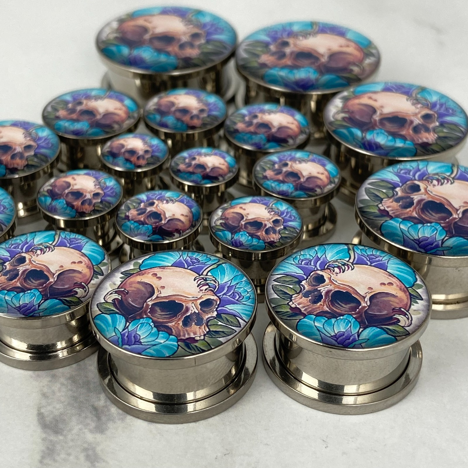 Pair of Screw on Skull and Roses Picture Plugs gauges 16g to 1 inch