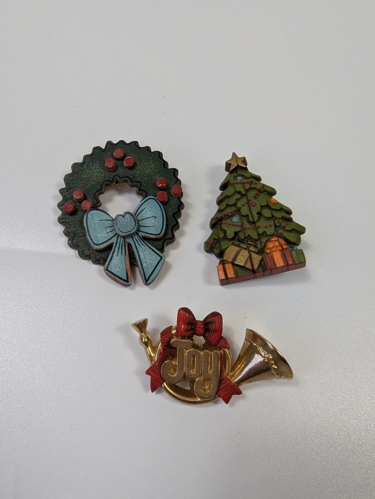 Vintage Lot 1980s Christmas Pins Brooch Wreath Tree Hallmark French Horn