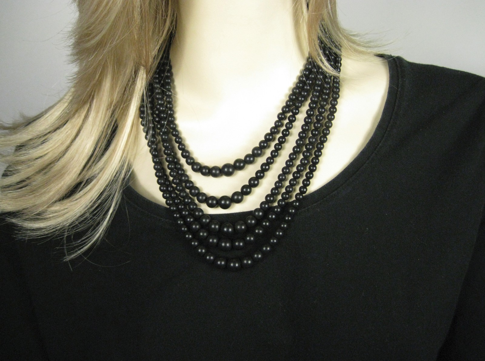 Necklace Multi Strand 18 Inches Black Bead Unsigned String Graduating Japan Wood