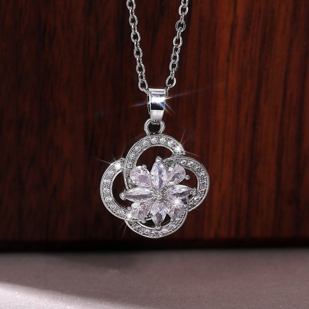 1.6 CT Simulated Diamond Pendant 925 Silver Plated Necklace for Valentine Gifts