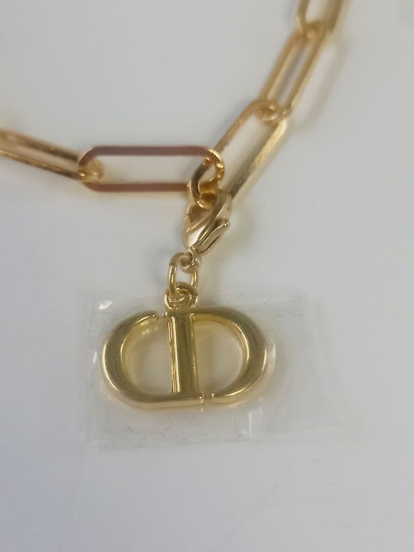 Brand New Dior Beauty Gift-With-Purchase Gold Tone Star & CD Logo Phone Charm