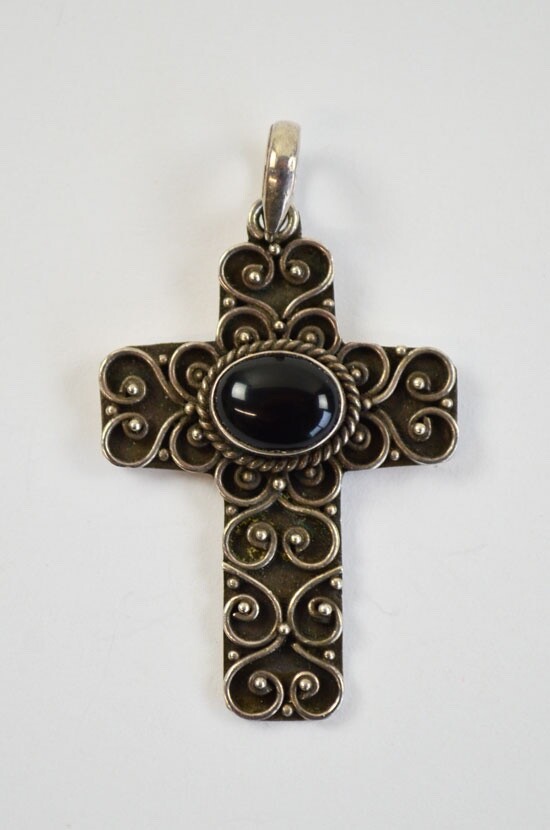 Dark Garnet Scrollwork Cross Pendant 6658 (LSX) Sterling Silver – 925 Oval Faith