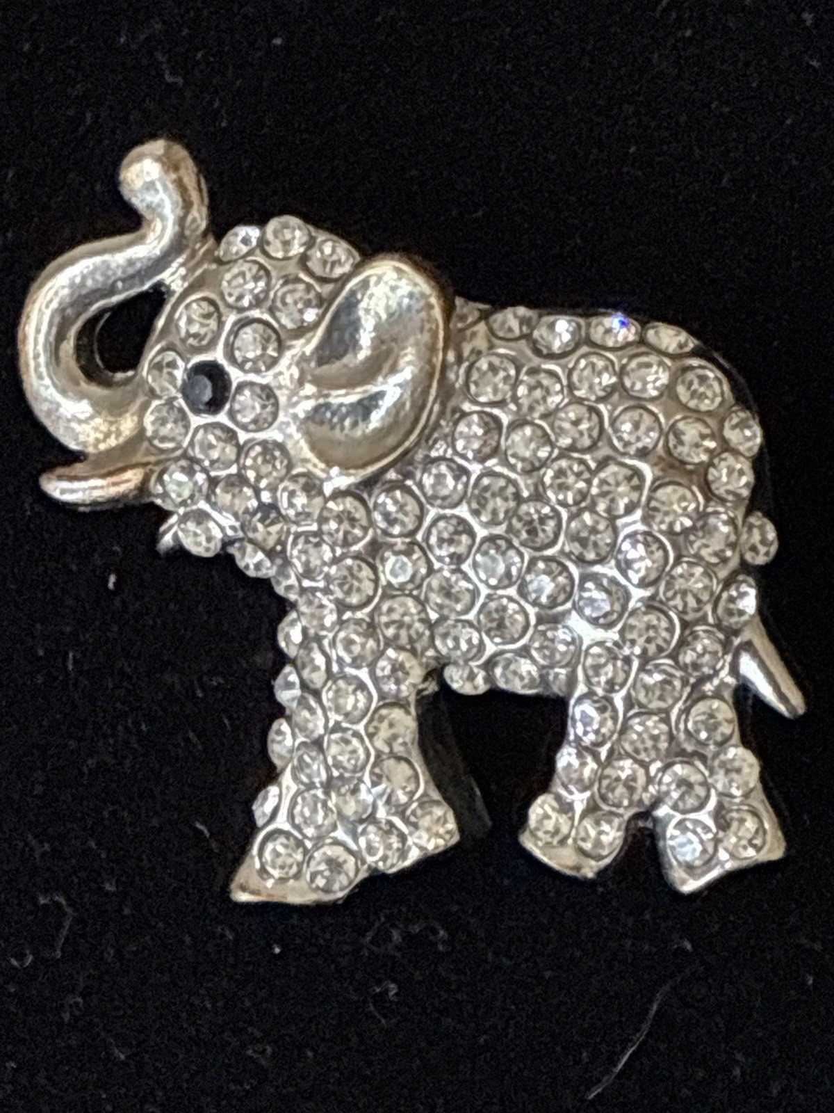 Elephant Brooch Pin Silver Tone Metal Clear Rhinestone Crystal Pavé Setting