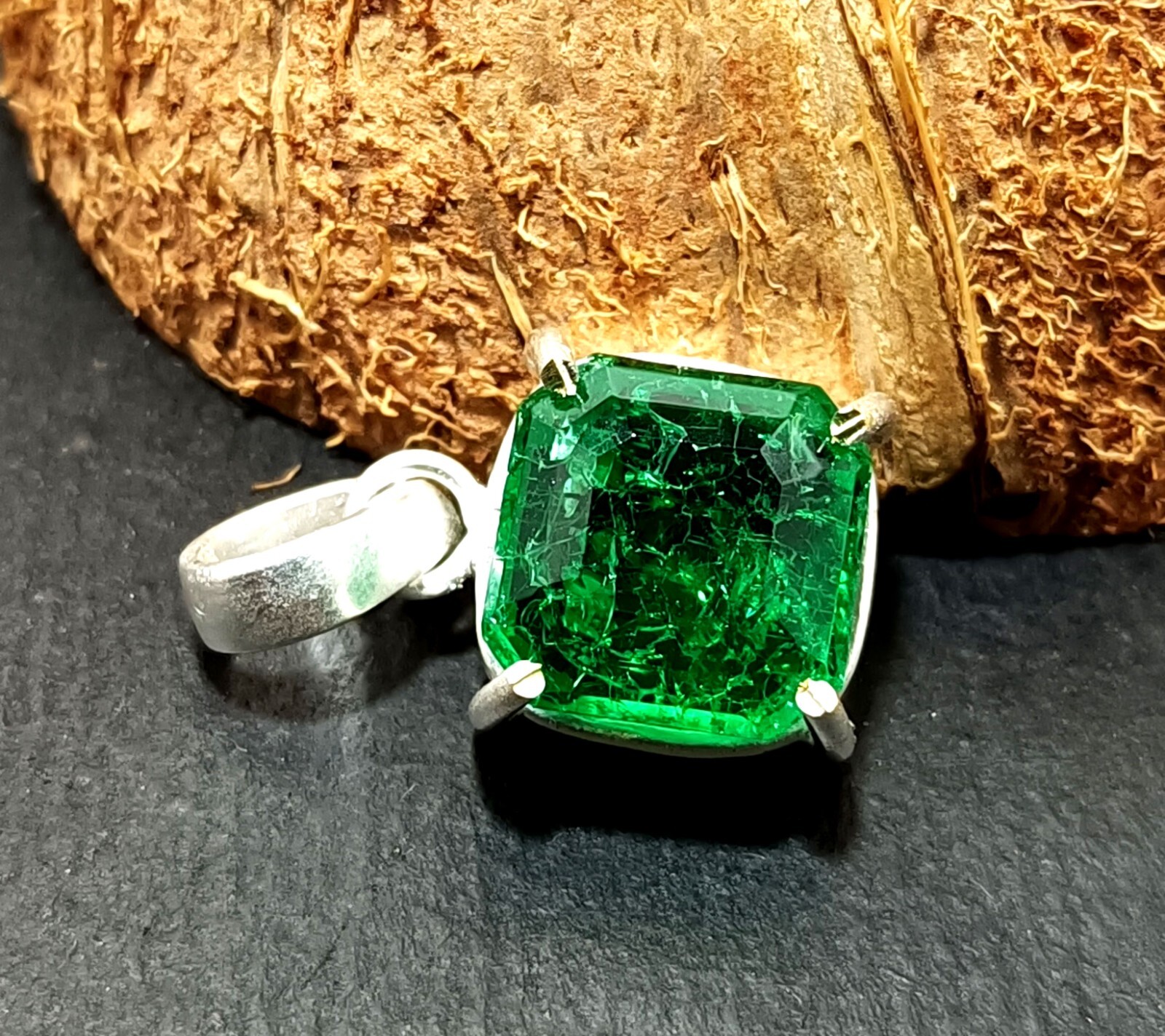 Certified 25.0 Ct Natural Emerald 925 Solid Silver Asscher Cut Pendant Gemstone