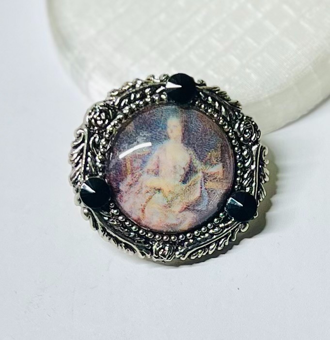 Vintage Bijoux Terner Large Round Victorian Woman Portrait Clip Earrings