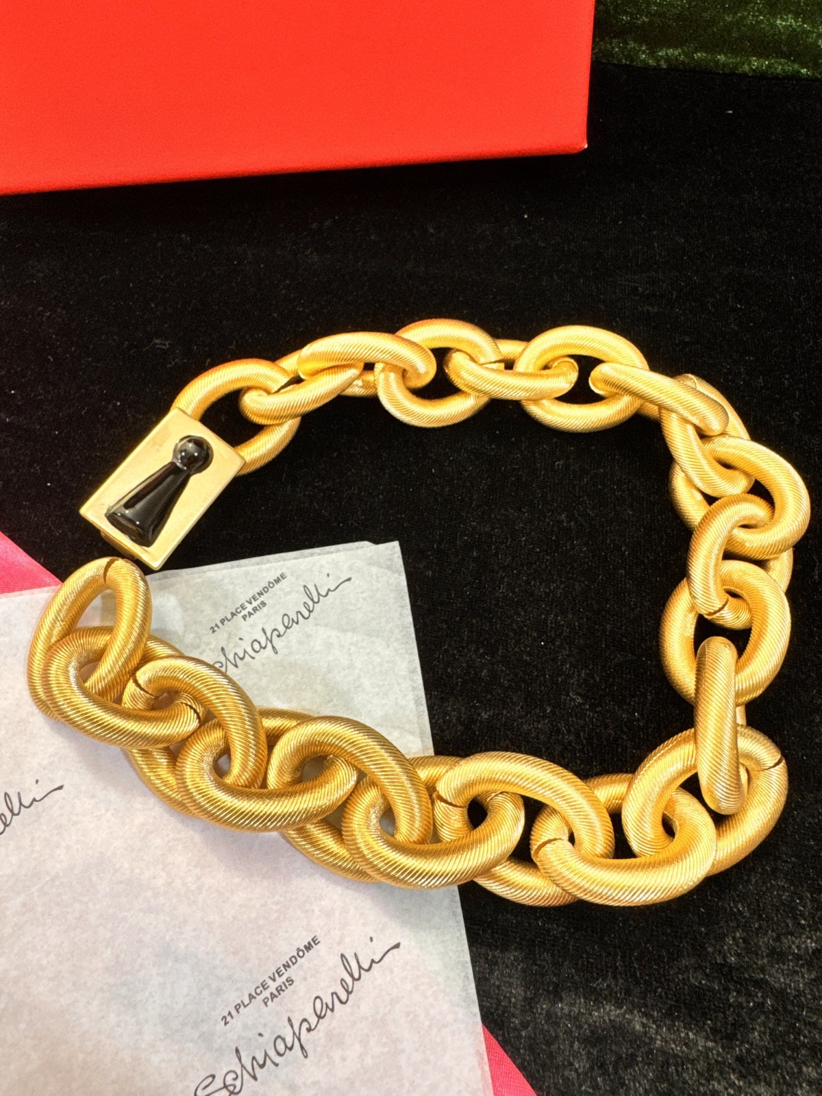Schiaparelli INSPIRED Simple Keyhole Geometric Coarse Necklace Series NEW