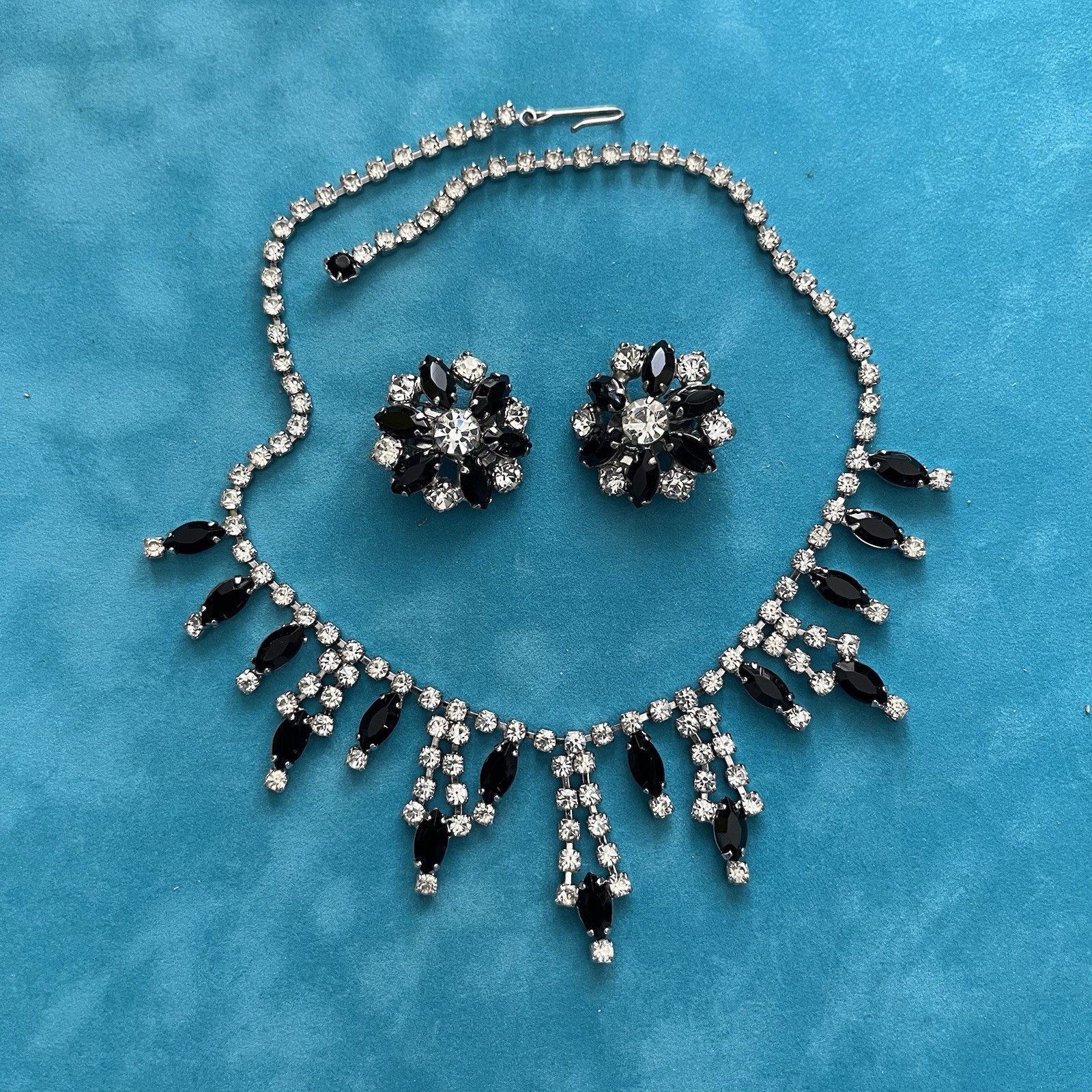 VTG Clear Colorless Black Rhinestones Necklace Clip-on Earrings Set Silver Tone