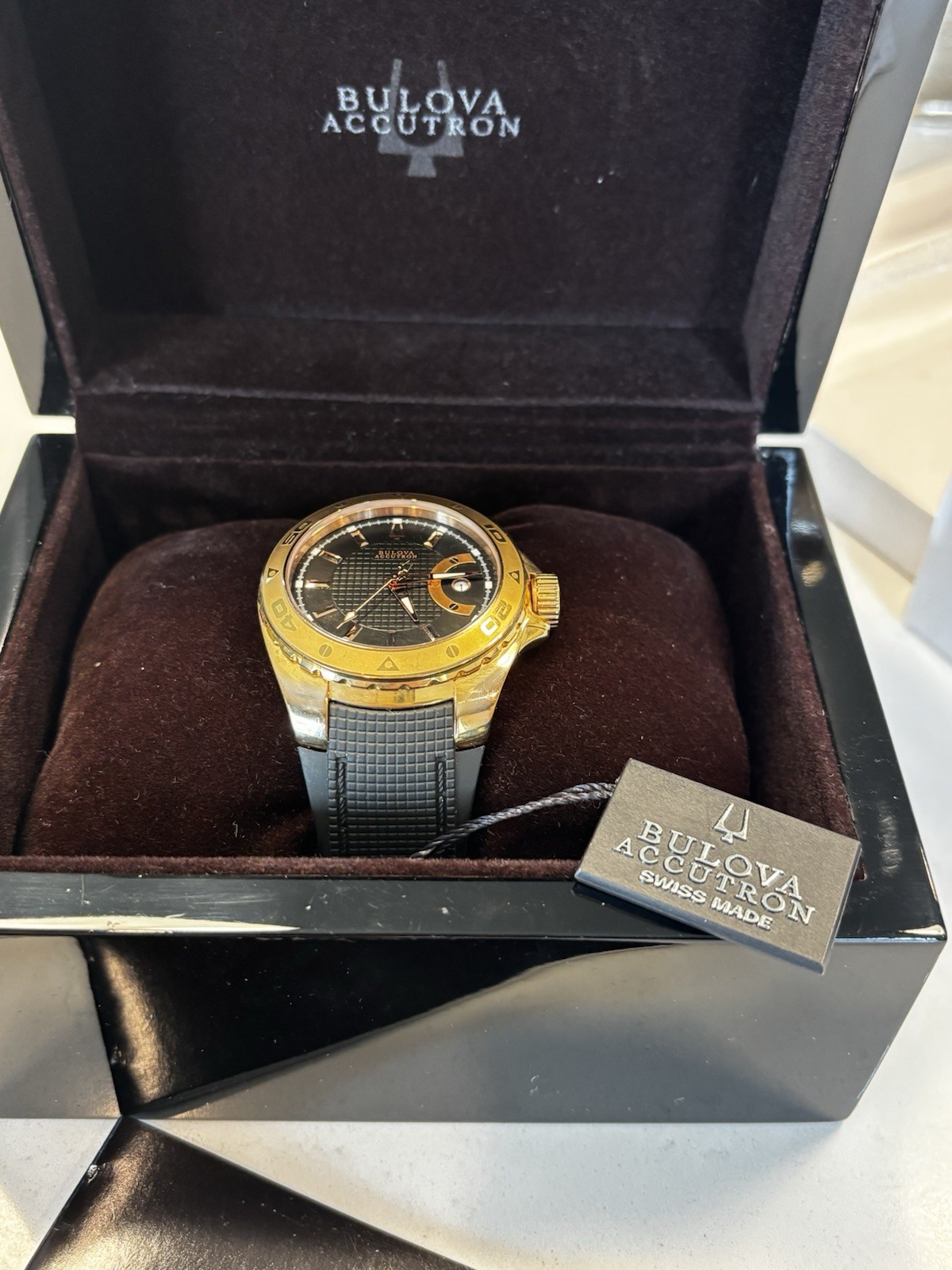 Bulova Accutron Curacao 64B108 Swiss SW200 Automatic 300M Dive Watch Full Kit