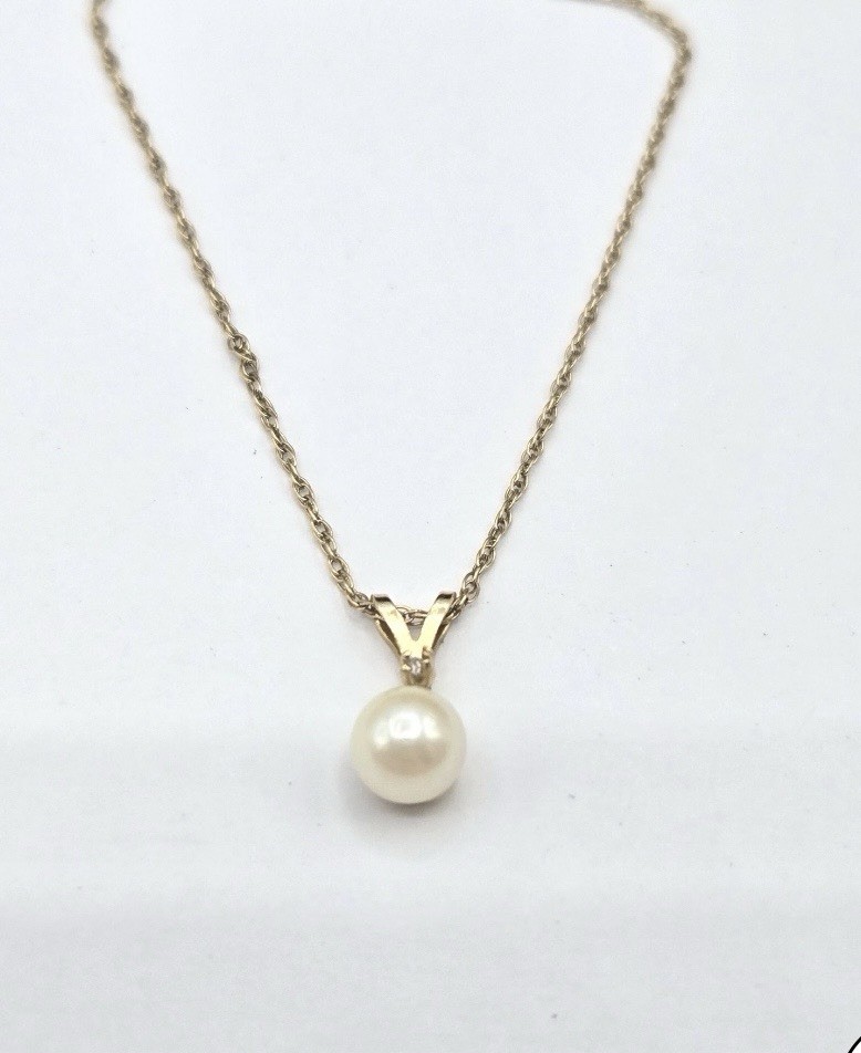 14K Yellow Gold Diamond and Pearl Necklace Twisted Rope Chain 1.3g