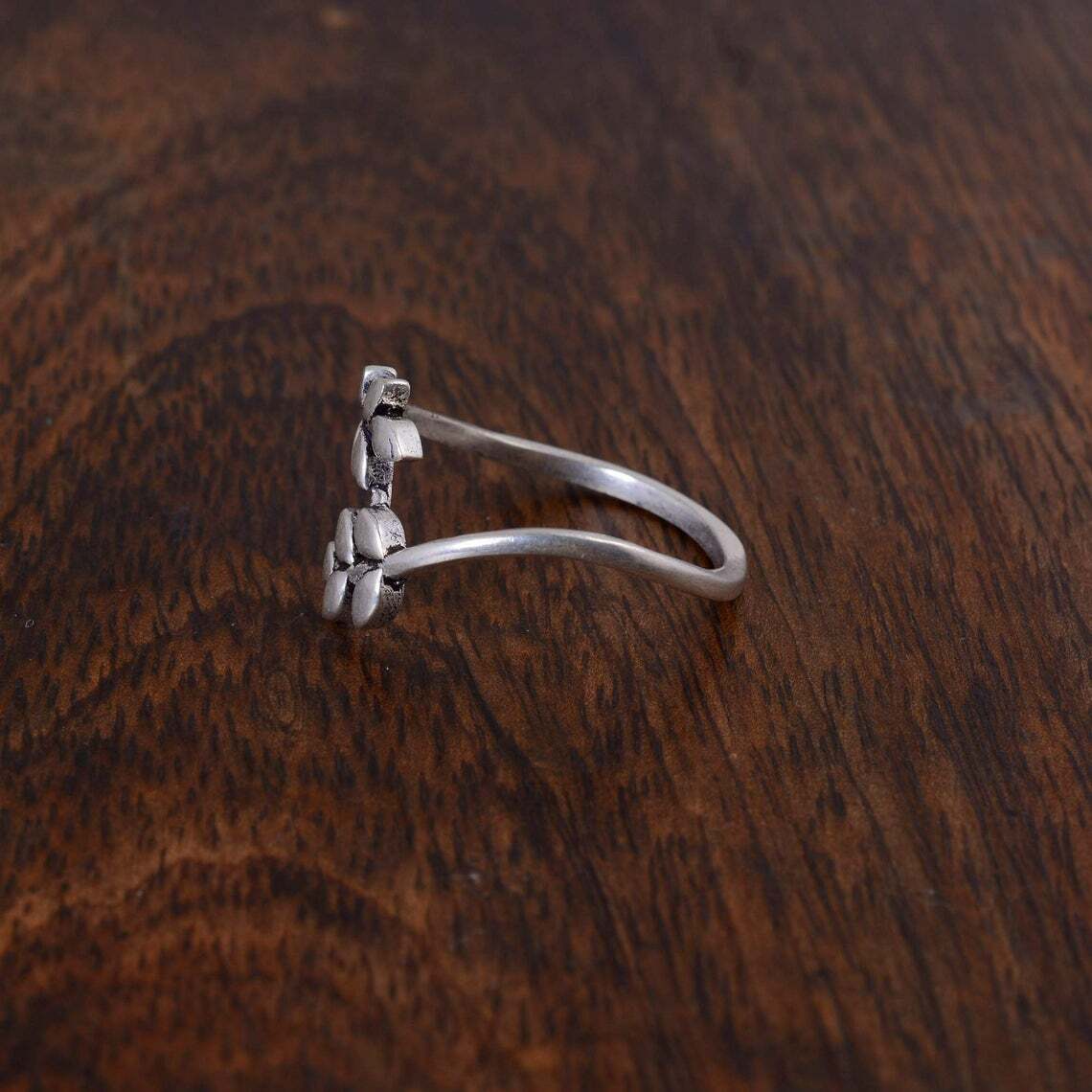 Ladies Leaf Toe Ring Solid Metal 925 Sterling Silver 14k White Gold Plated