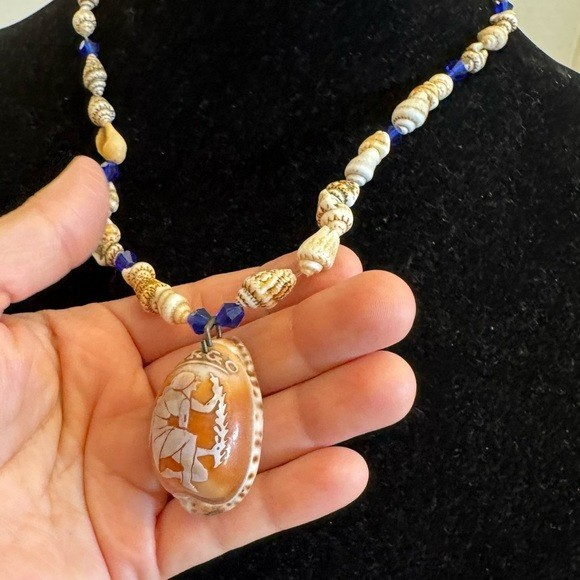 Vintage Necklace & Bracelet 2 Piece SET Carved Cameo VIRGO Conch Shell Pendant
