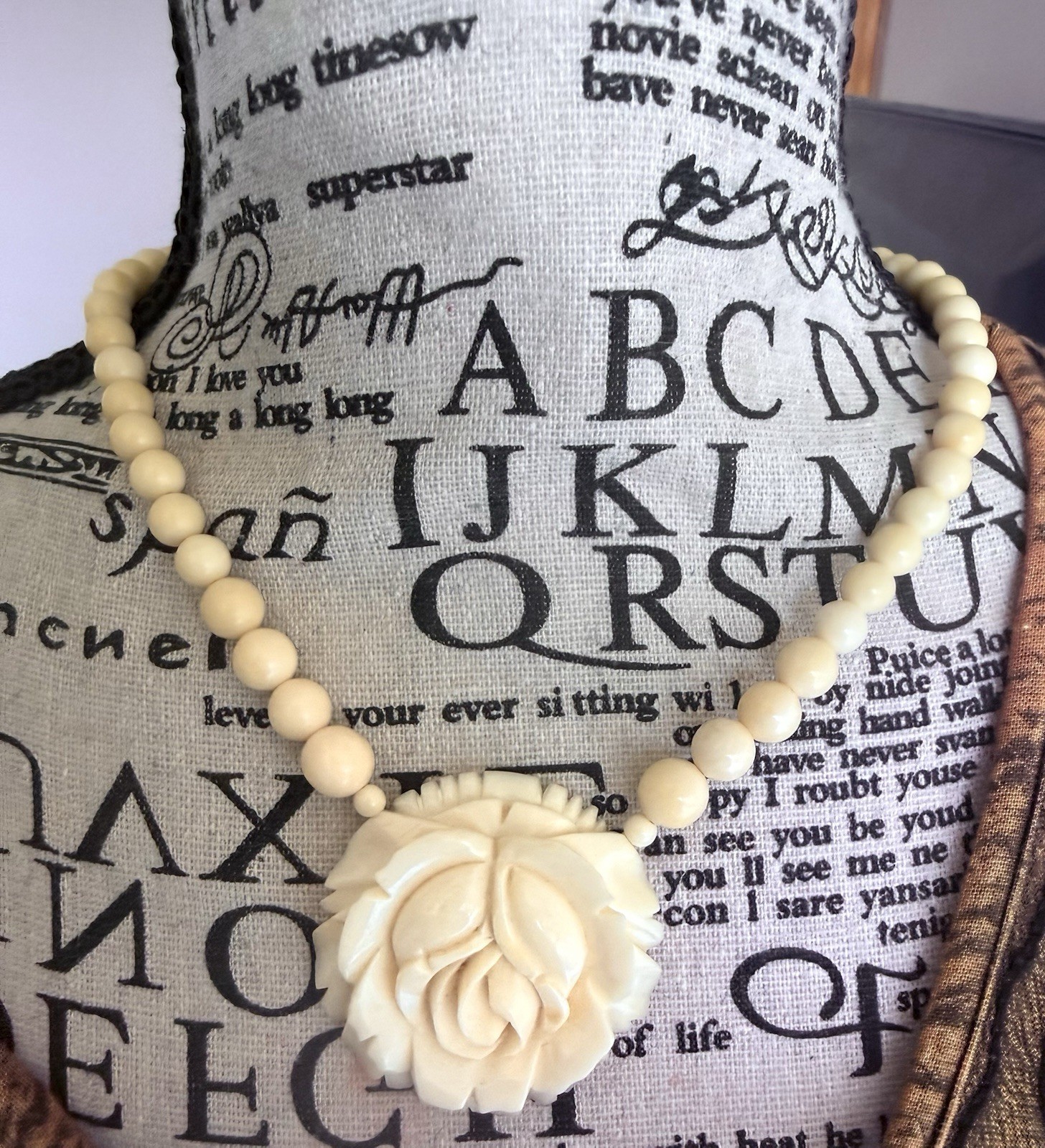 Antique Victorian Hand-Carved Rose Statement Necklace – Creamy Natural Organic