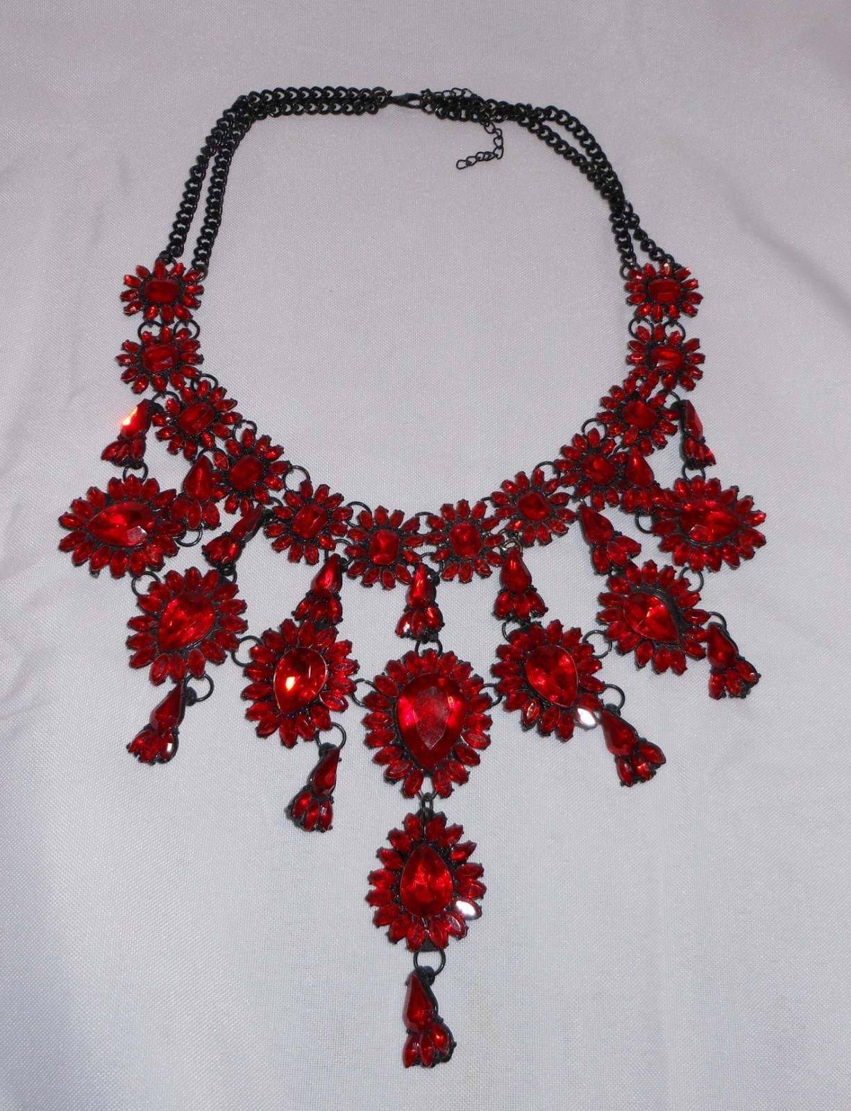 Costume Jewelry Piece Red Glass and Metal Necklace Large ~11.5″ L x 8″ W, 6 OZ